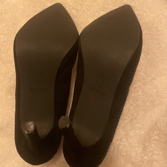 NWOT Studded Stiletto Pumps - Picture 4 of 5